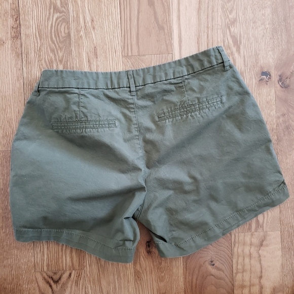 Old navy shorts - Picture 3 of 3